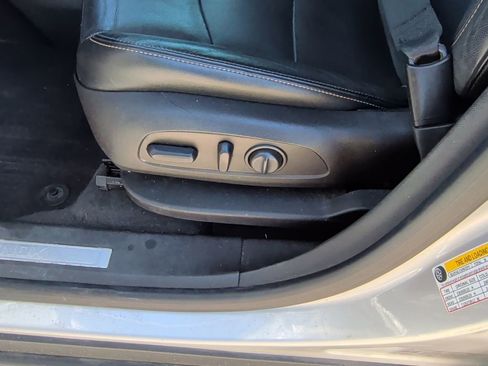 Used 2019 Chevrolet Equinox Premier image 13