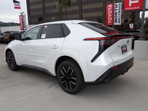 New 2026 Toyota bZ XLE Plus image 3