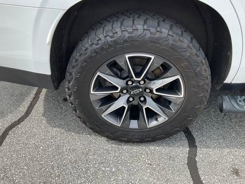 Used 2021 Chevrolet Tahoe Z71 w/ Luxury Package AWD/4WD image 13