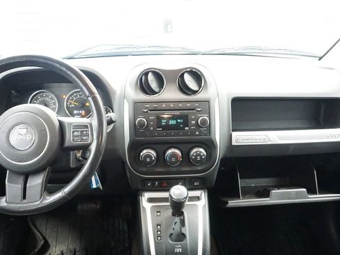 Used 2014 Jeep Compass Latitude w/ Sun/Sound Group image 21