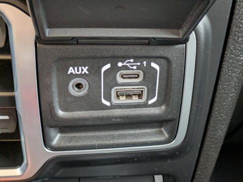 Used 2025 Jeep Wrangler Unlimited Rubicon image 19