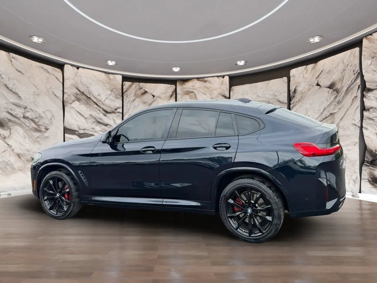 Used 2022 BMW X4 xDrive30i w/ M Sport Package AWD/4WD image 5