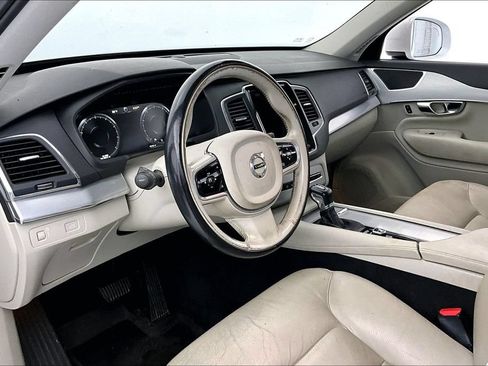 Used 2017 Volvo XC90 T6 Momentum w/ Vision Package AWD/4WD image 15