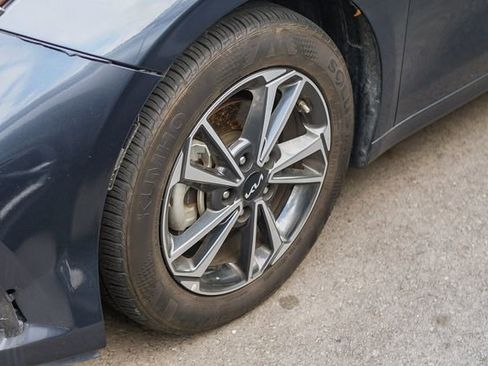 Certified 2023 Kia Forte LXS w/ LXS Technology Package FWD image 7
