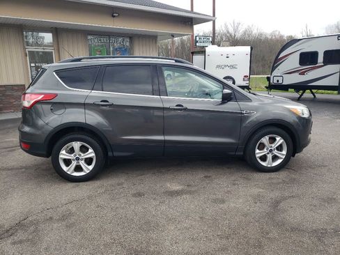 Used 2016 Ford Escape SE w/ Equipment Group 201A FWD image 6