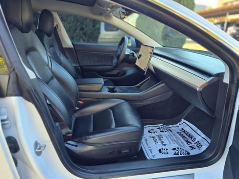 Used 2020 Tesla Model 3 Standard Range Plus image 23