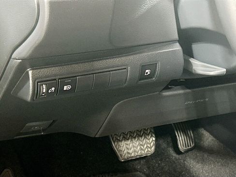 Used 2025 Toyota Corolla XLE FWD image 8