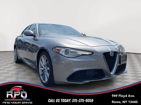 Used 2018 Alfa Romeo Giulia AWD image 7