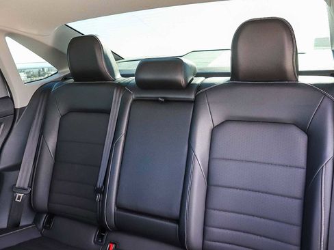 Used 2022 Volkswagen Jetta SE image 17