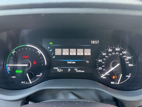 Used 2025 Toyota Sienna XLE FWD image 23