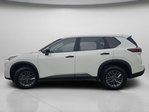 Used 2024 Nissan Rogue S image 19