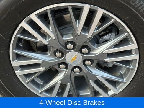 Used 2026 Chevrolet Traverse LT AWD/4WD image 38