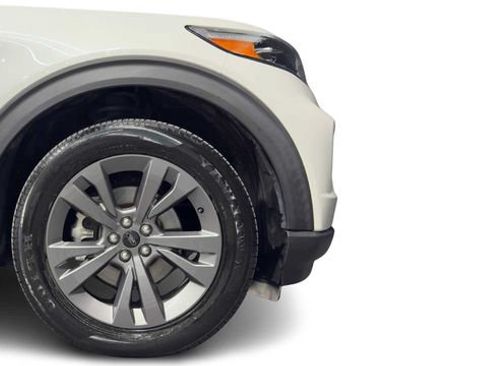 Used 2021 Ford Explorer XLT w/ Equipment Group 202A RWD image 8