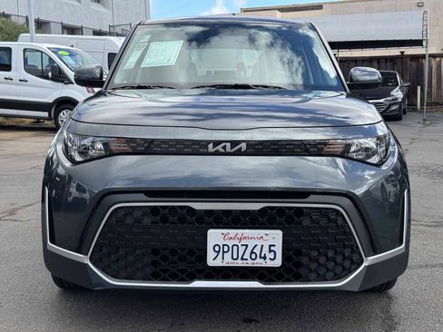 Used 2025 Kia Soul LX w/ LX Technology Package FWD image 5