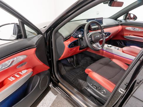 Used 2024 Genesis GV70 3.5T Sport AWD/4WD image 12