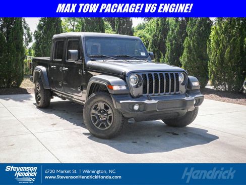 Used 2022 Jeep Gladiator Sport AWD/4WD image 1