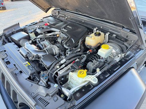 Used 2019 Jeep Wrangler Unlimited Sport S image 76