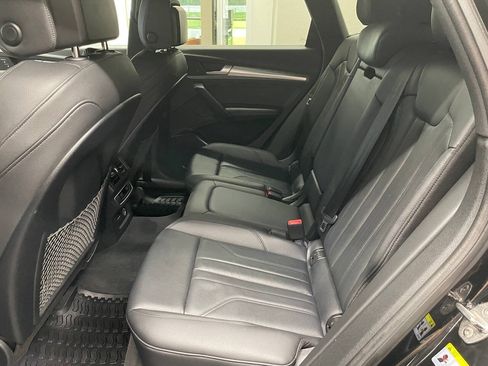 Used 2020 Audi Q5 2.0T Titanium Premium Plus w/ Premium Plus Package AWD/4WD image 16