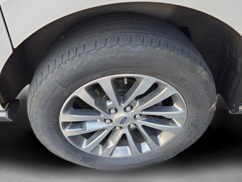 Used 2018 Ford Expedition Max Limited w/ Equipment Group 301A image 13