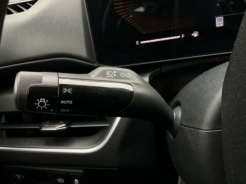 Used 2025 Kia K4 LXS image 36