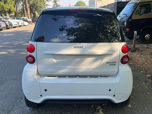 Used 2015 smart fortwo electric drive RWD image 4