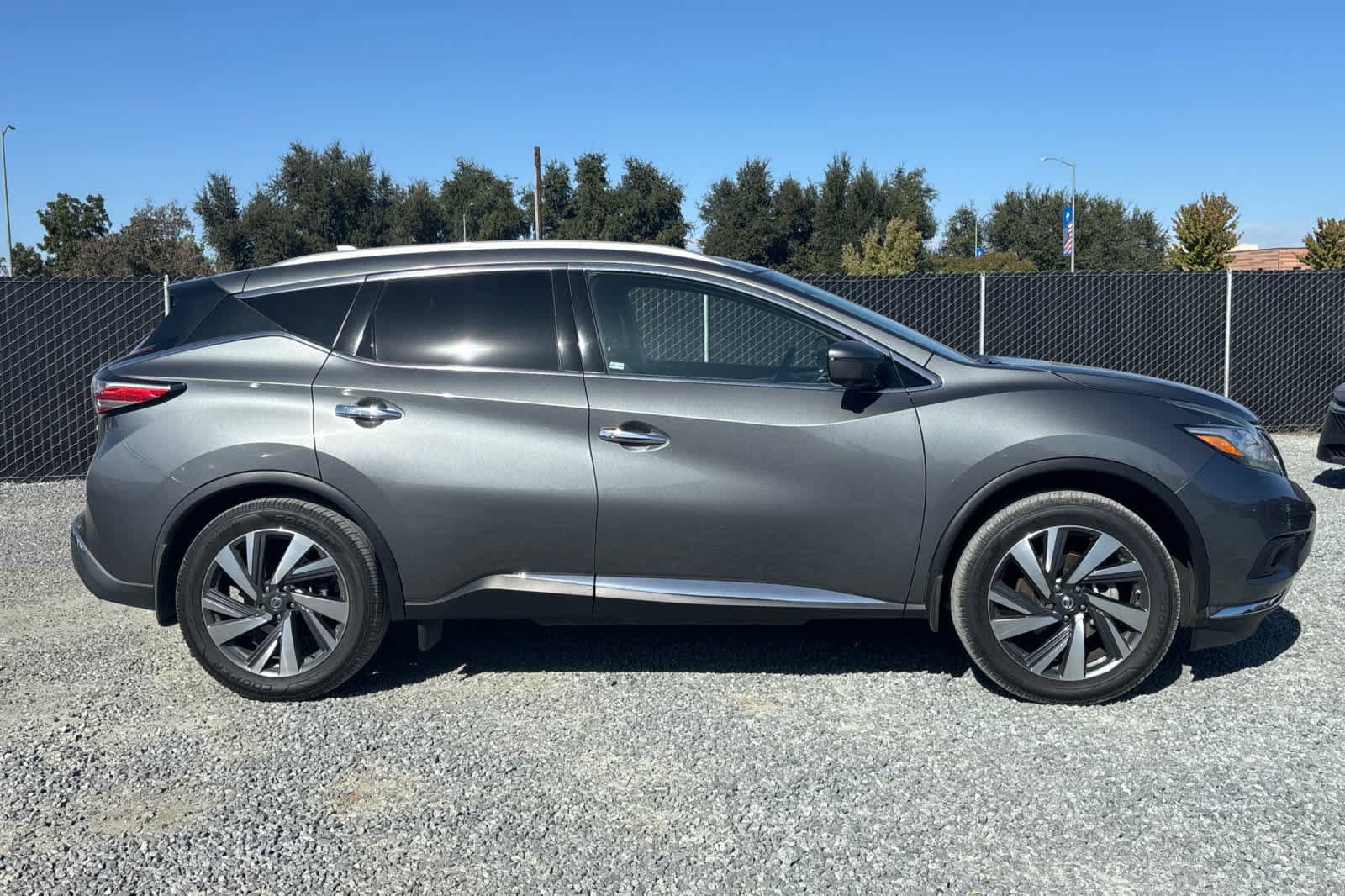 Used 2018 Nissan Murano Platinum w/ Cargo Package FWD image 9
