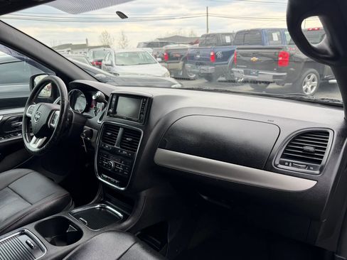 Used 2019 Dodge Grand Caravan GT image 17