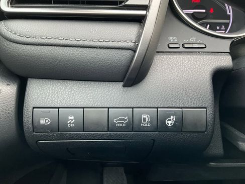 Used 2022 Toyota Camry XLE w/ Cold Weather Package image 19