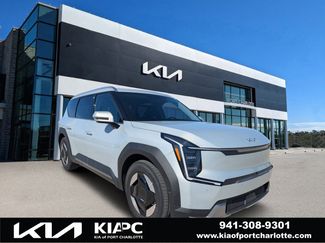 New 2026 Kia EV9 Wind video 1