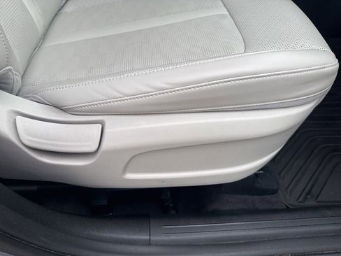 Used 2024 Kia Sorento S w/ Panoramic Sunroof Package image 32