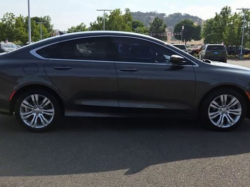 Used 2015 Chrysler 200 Limited w/ Spring Special Group FWD image 9