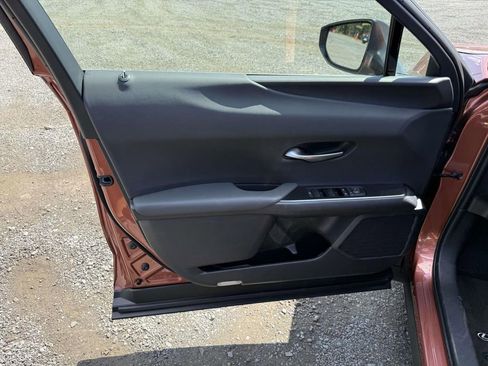 Used 2025 Lexus UX 300h AWD image 18