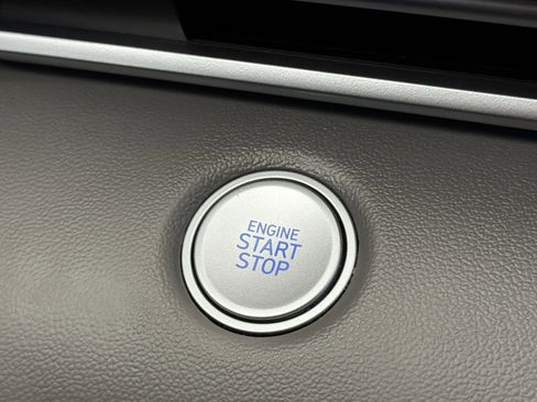 Used 2022 Hyundai Elantra SEL w/ Convenience + Premium Package image 22