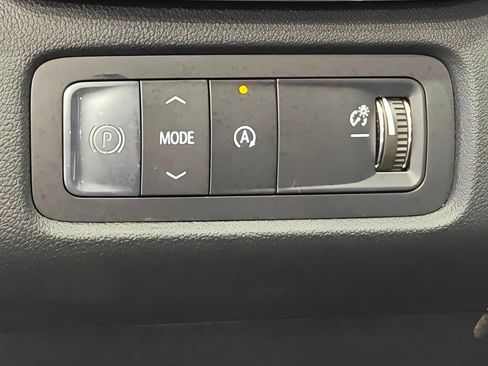 Used 2025 GMC Acadia Elevation w/ Elevation Premium Package FWD image 56