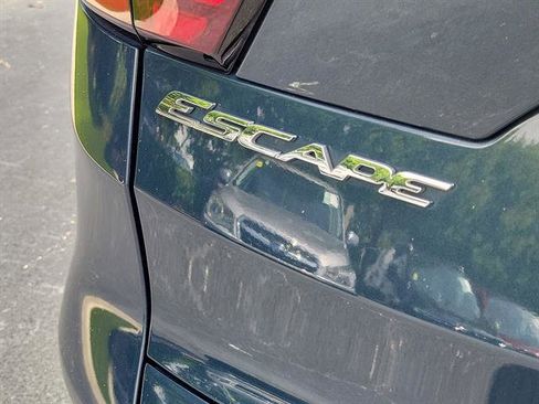 Used 2019 Ford Escape Titanium image 12