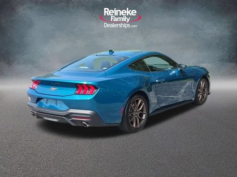 Used 2026 Ford Mustang Coupe RWD image 5
