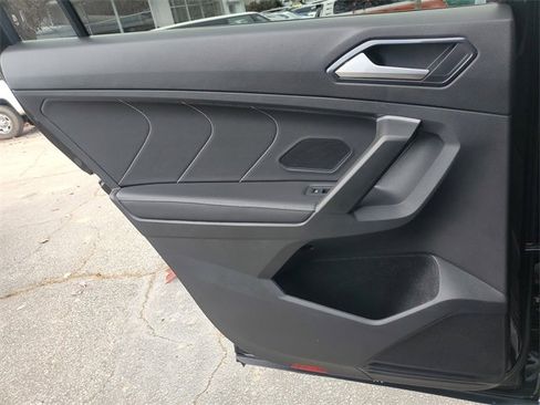 Certified 2024 Volkswagen Tiguan SE R-Line image 13