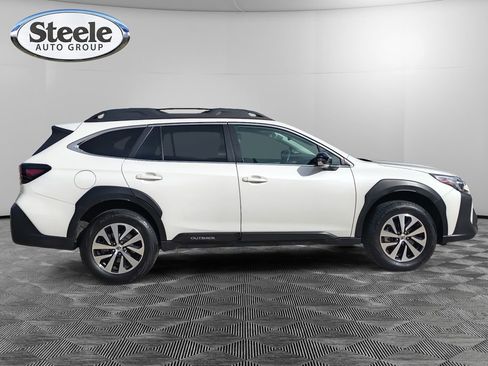 Used 2023 Subaru Outback Premium image 6