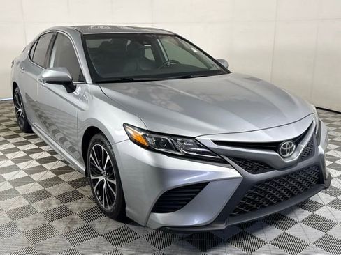 Used 2019 Toyota Camry SE image 9