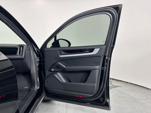 Certified 2024 Porsche Cayenne Coupe AWD/4WD image 24