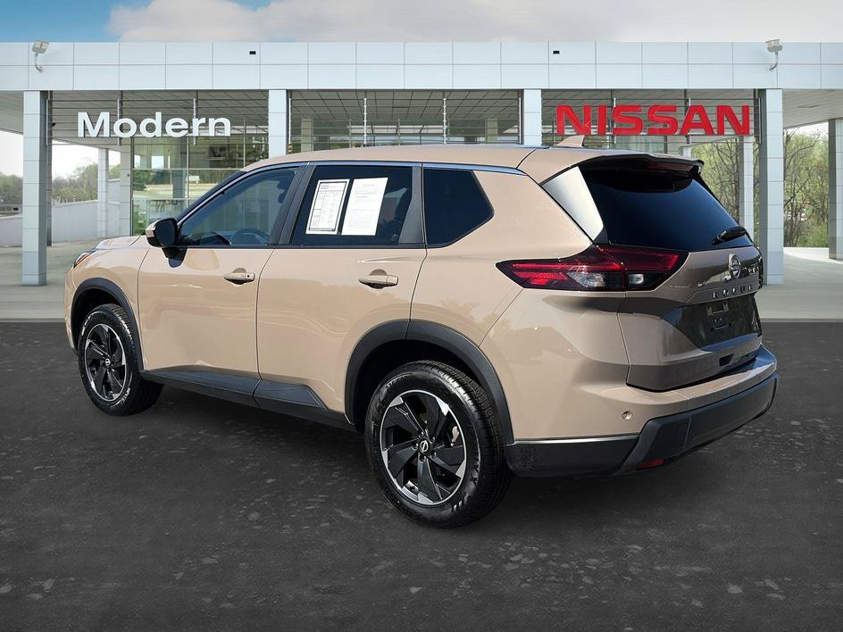 Certified 2025 Nissan Rogue SV FWD image 3