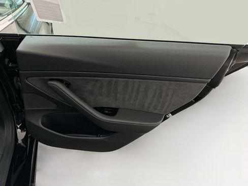 Used 2018 Tesla Model 3 Mid Range image 32