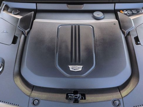 Certified 2024 Cadillac Lyriq Luxury RWD image 18