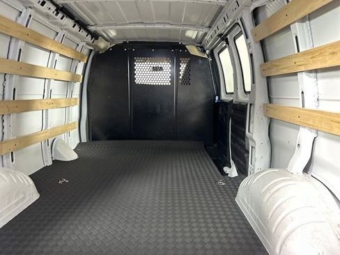 Used 2024 Chevrolet Express 2500 image 24