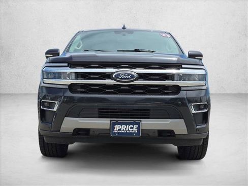 Used 2023 Ford Expedition Limited AWD/4WD image 2