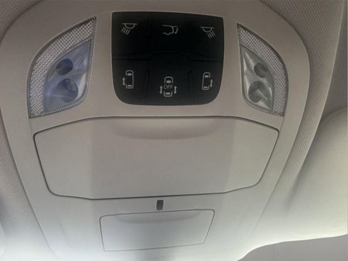 Used 2024 Chrysler Pacifica Touring-L image 30
