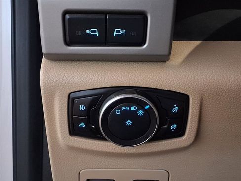 Used 2019 Ford F150 Lariat image 19