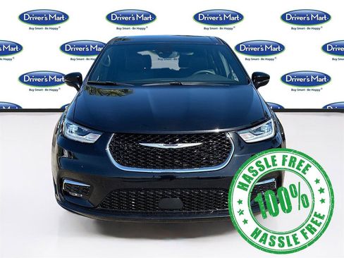 Used 2025 Chrysler Pacifica Select FWD image 2