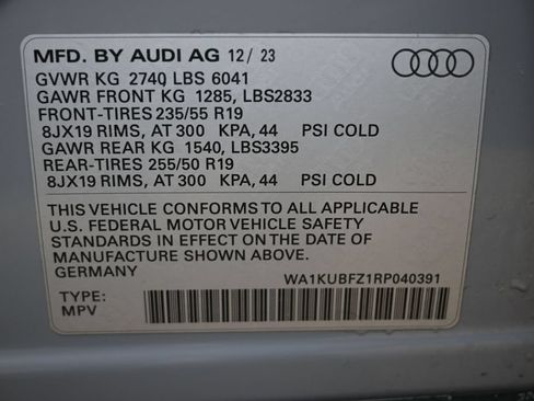 Used 2024 Audi Q4 e-tron Premium AWD/4WD image 40
