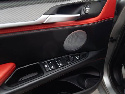 Used 2015 BMW X6 M image 10